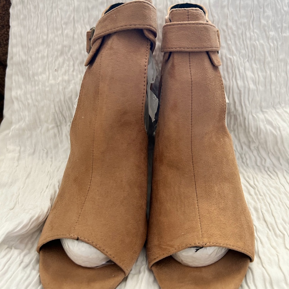 Brand new shoes by ccocci.